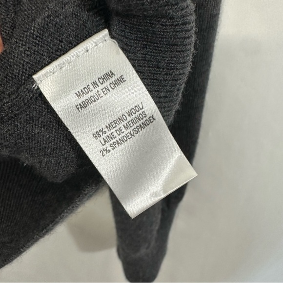 Theory Merino Wool Crewneck Long Sleeve Knit Sweater - Picture 9 of 10